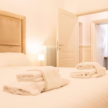 The Best Rent - Elegant Five-Bedrooms Apartment Near Colosseo Roma Exterior foto
