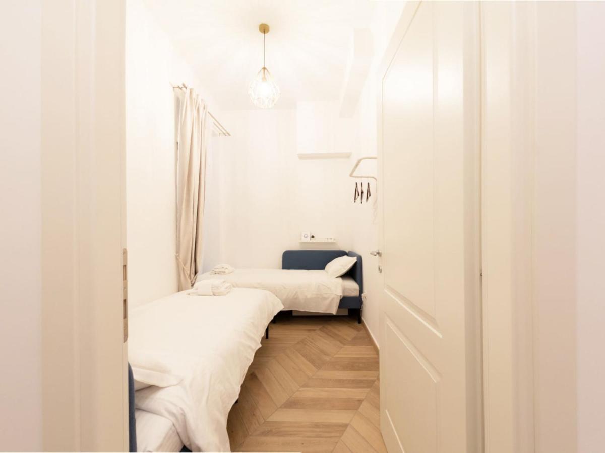 The Best Rent - Elegant Five-Bedrooms Apartment Near Colosseo Roma Exterior foto