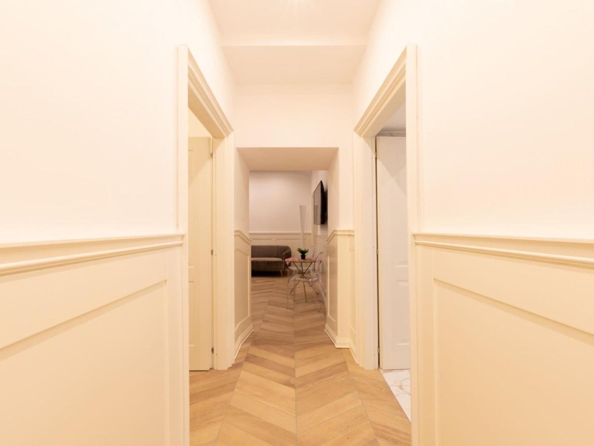 The Best Rent - Elegant Five-Bedrooms Apartment Near Colosseo Roma Exterior foto