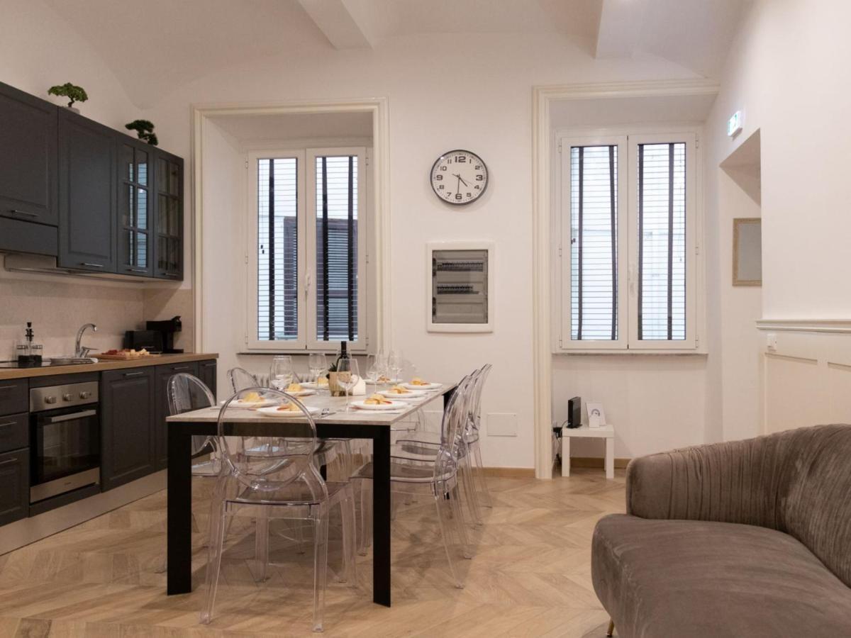 The Best Rent - Elegant Five-Bedrooms Apartment Near Colosseo Roma Exterior foto