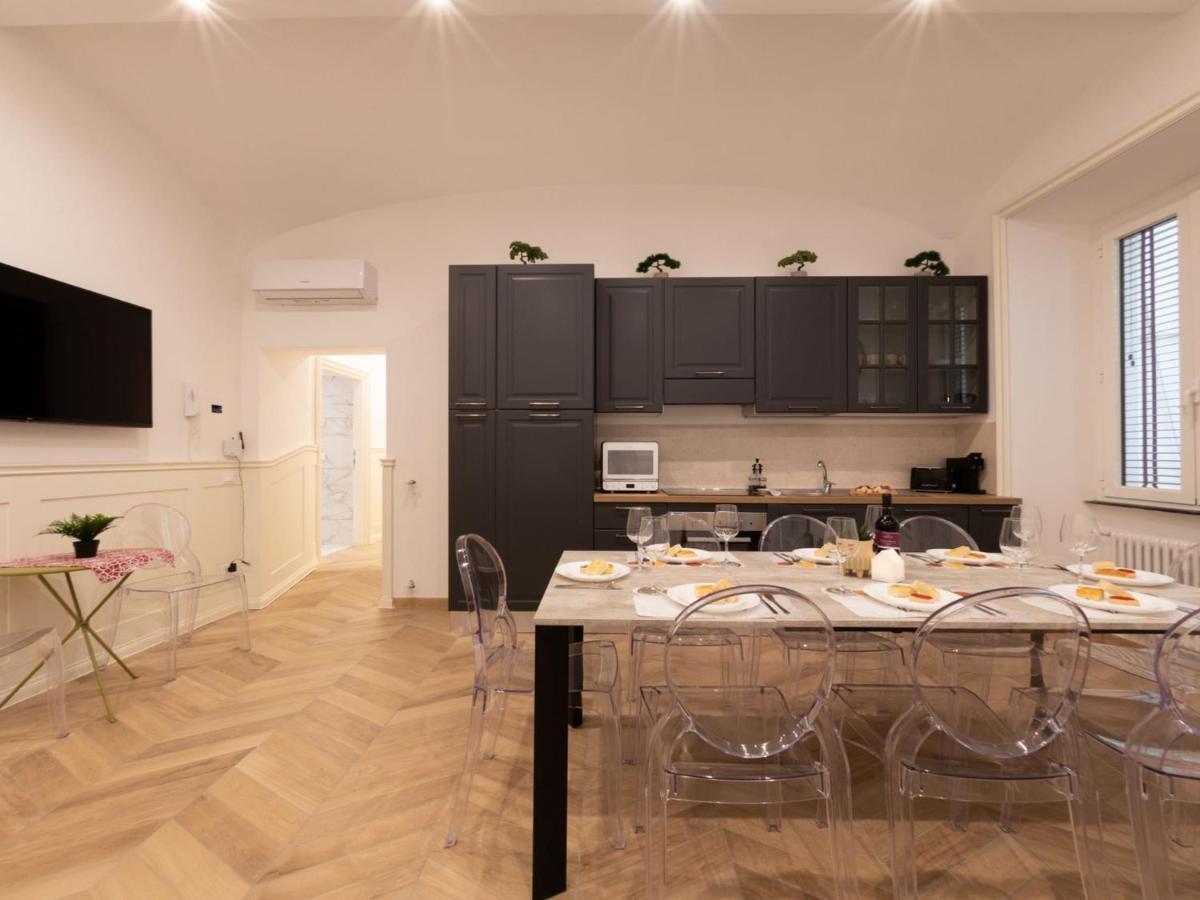 The Best Rent - Elegant Five-Bedrooms Apartment Near Colosseo Roma Exterior foto